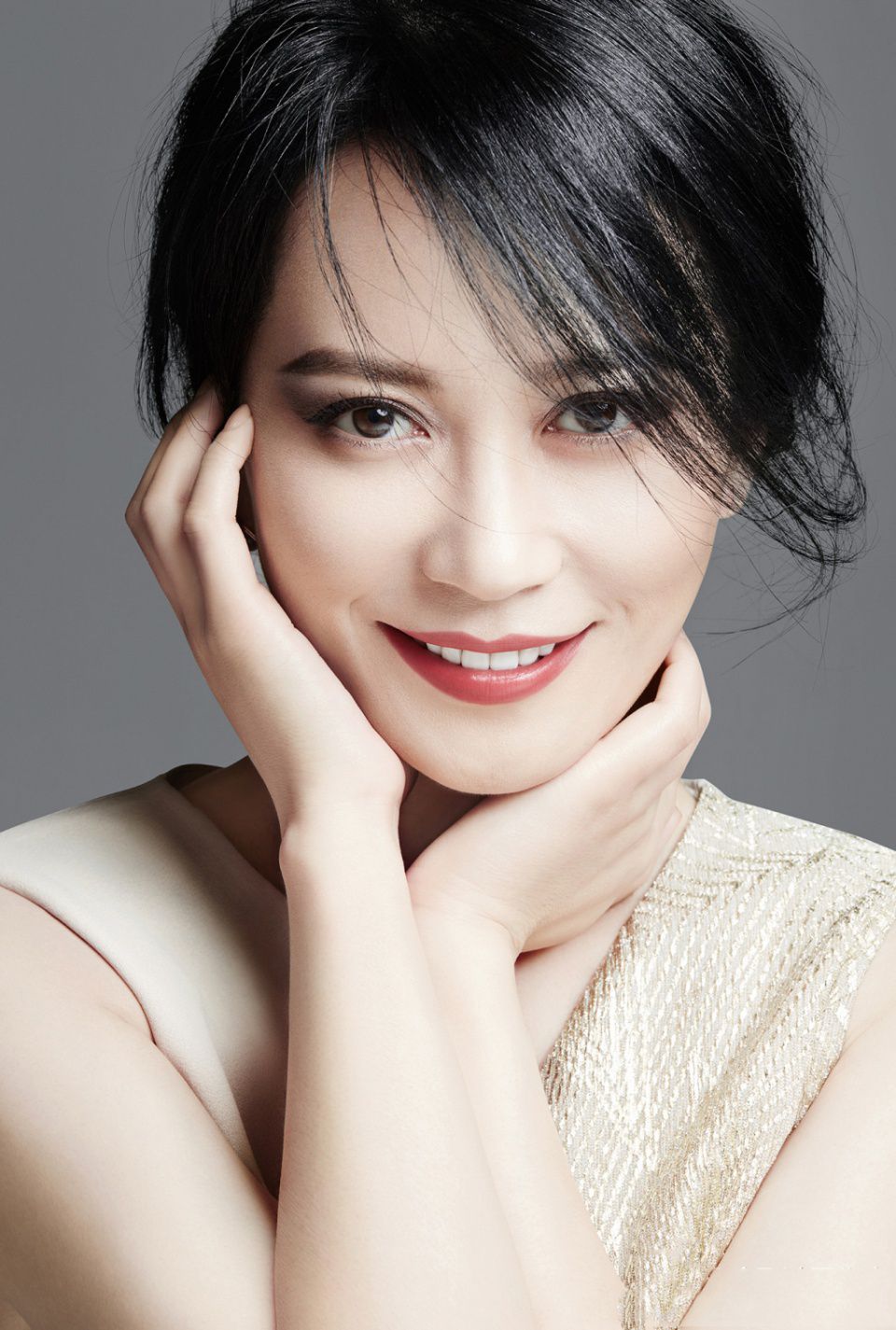 杭州女演员，星光璀璨，情感真挚的演艺之旅