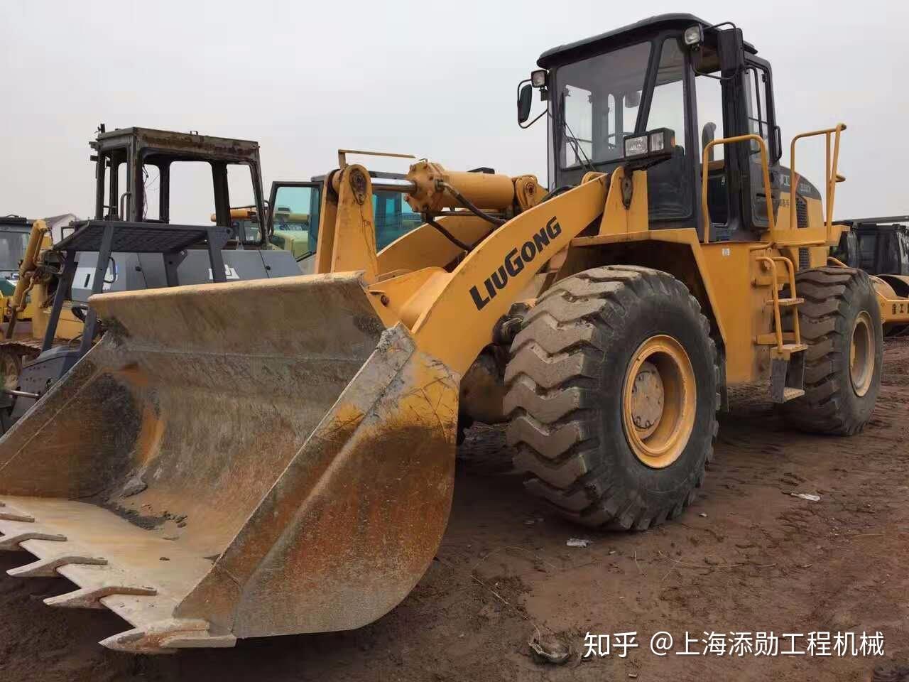 二手装载机价格深度解析与市场洞察揭秘