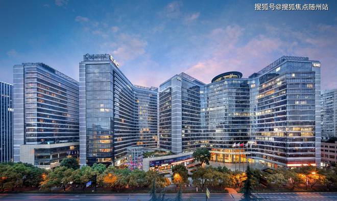 西湖区新楼盘绽放，现代都市生活新篇章探索